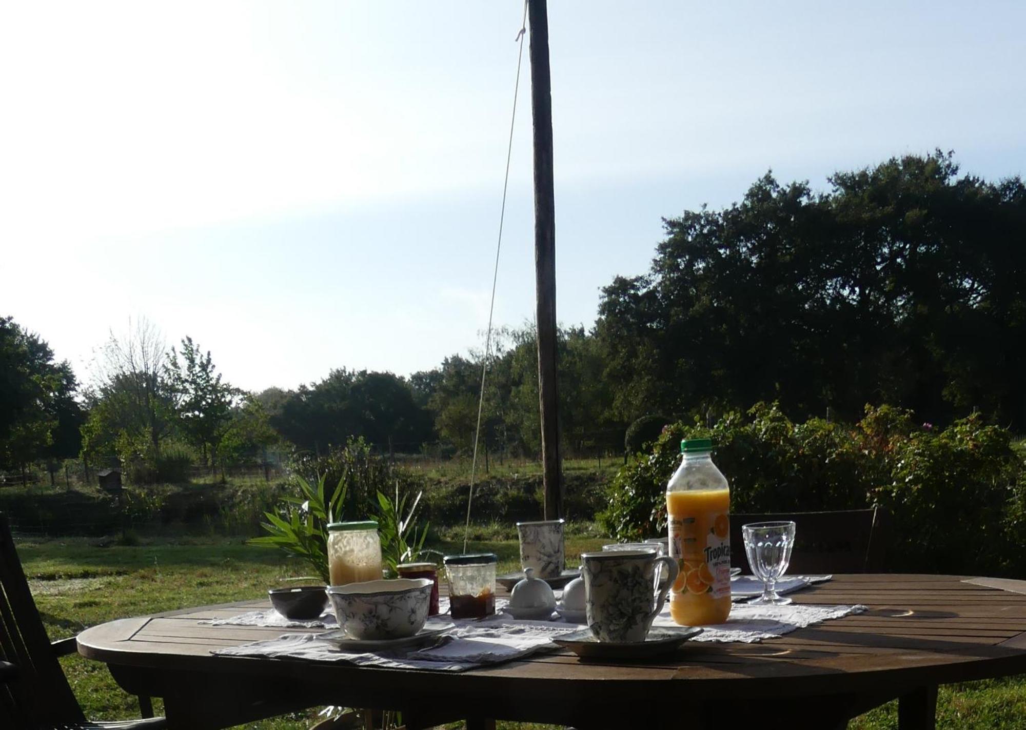 La Petite Lande Bed and Breakfast Ménil Exteriör bild